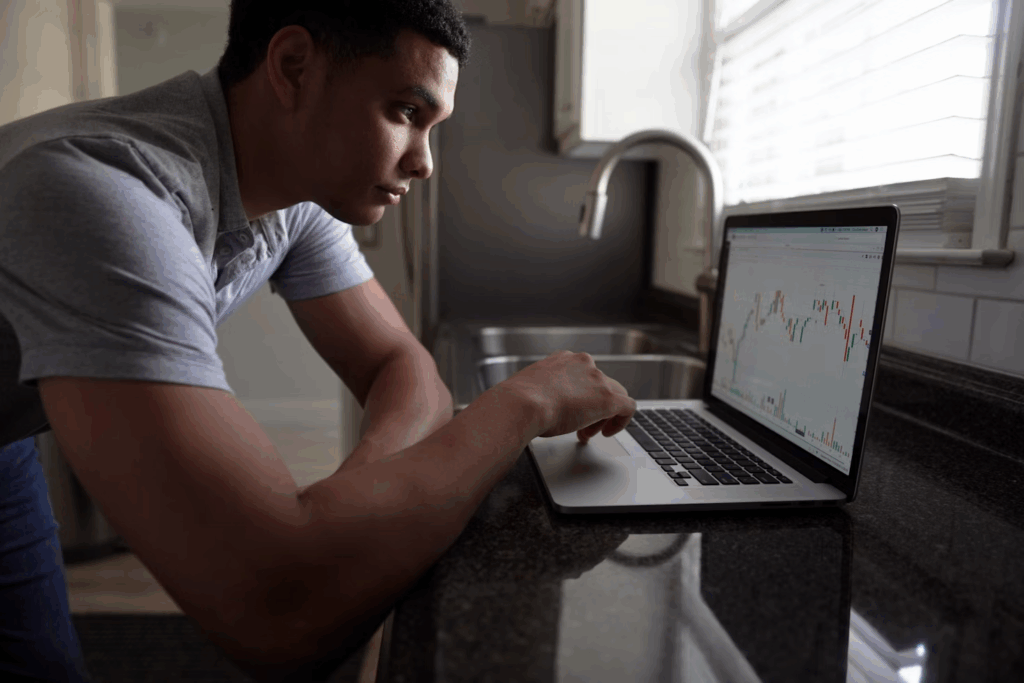 man trading - Best Prop Firms for US Traders	
