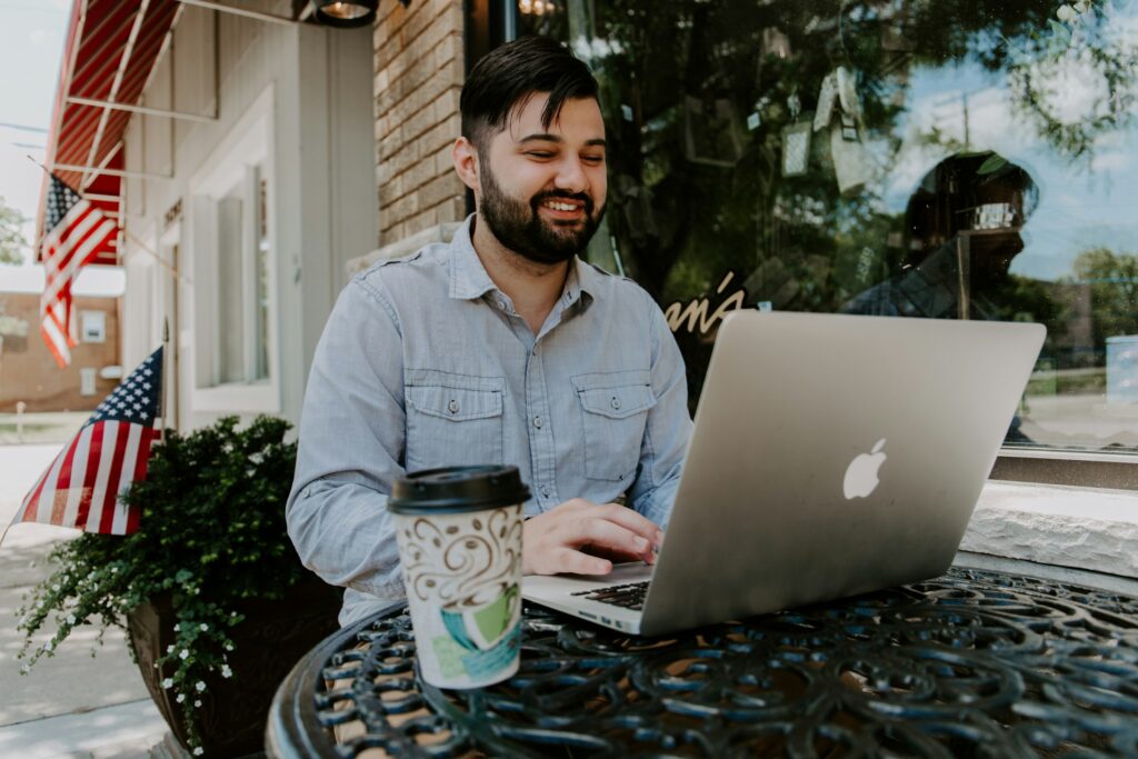 man smiling - No Minimum Trading Days Prop Firm